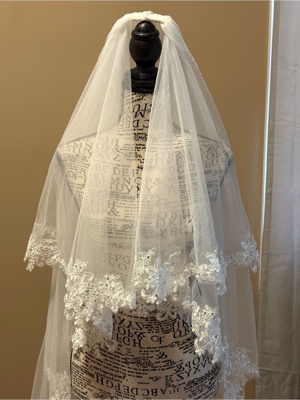 Two-Tier White Bridal Veil with Floral Lace Edge